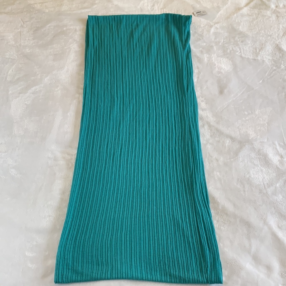 Roots Ribbed Knit Infinity Scarf - Picture 13 of 13